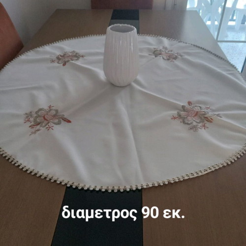 Round embroidered tablecloth used, diameter 90 cm