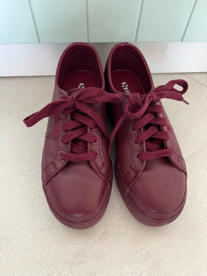 Δερμάτινα παπούτσια SUPERGA