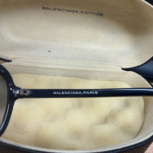 Balenciaga sunglasses like new, blue