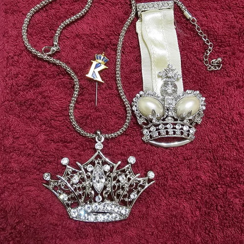 Royal Crowns set of 3 new, gray color