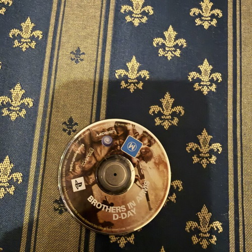 Brothers in Arms D-Day PSP game used, unknown functionality