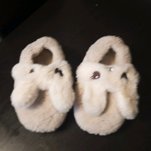 Jomix kids closed slippers like new, furry
