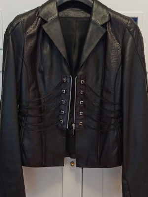 Leather jacket black like new, size 42/medium, made in Italy