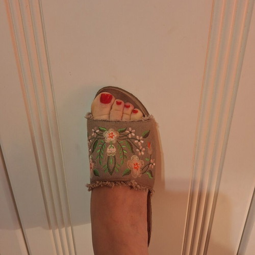 Ideal Shoes fantasy platform sandals like new, size 40, multicolor