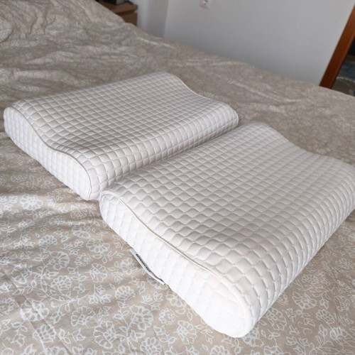 IKEA Rosenskarm ergonomic sleep pillows set like new