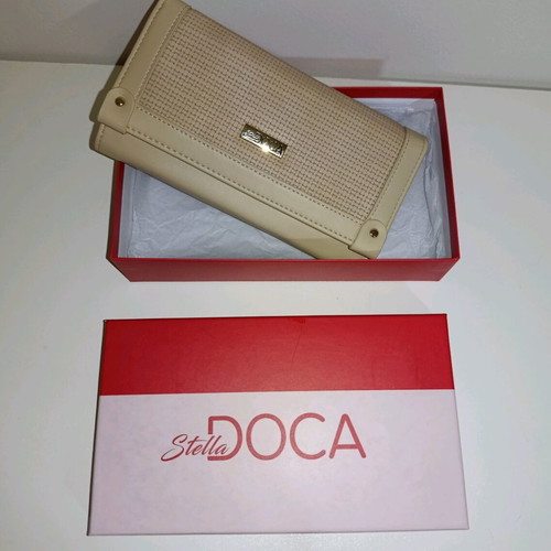 Doca wallet new, beige with box and tag