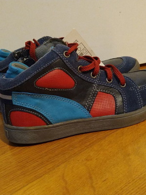 Boots new size 34 for boys