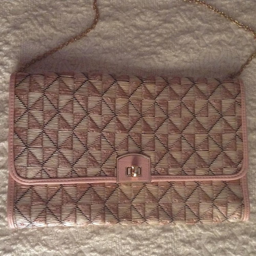 Straw crossbody envelope bag used in pink shades