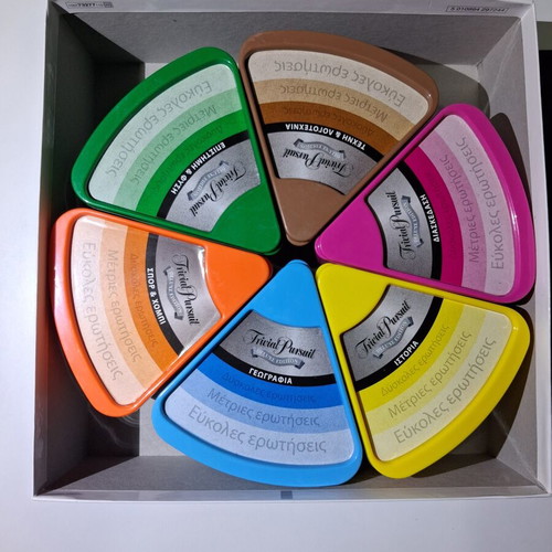 Trivial Pursuit Deluxe Edition board game like new