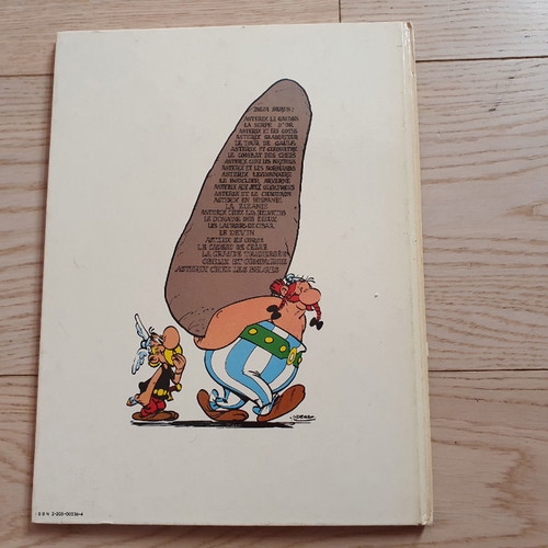Asterix et le chaudron 1981 edition with minor spine damage
