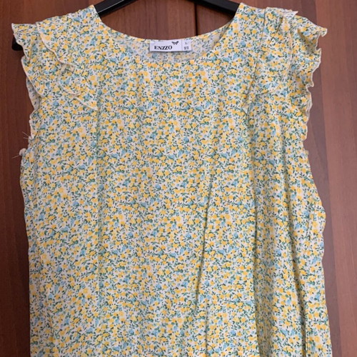 Enzzo Floral Blouse Like New, Short Sleeve, Green and Yellow