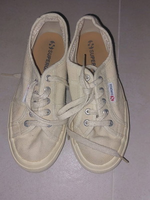 Superga αθλητικά μεταχειρισμένα για κορίτσι, μέγεθος 31, μπεζ κρεμ