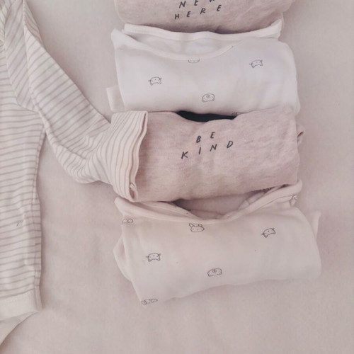 Baby bodysuits used, pack of 5 for 9-12 months, Mothercare