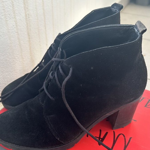 Suede black ankle boots used, size 39