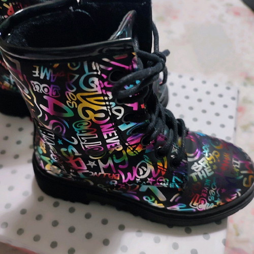 Boots size 29 like new, multicolor