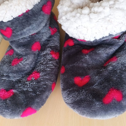 CHILDREN'S SLIPPERS