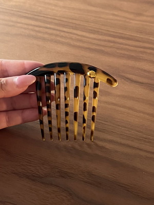 Vintage style hair comb like new, tortoiseshell with gold detail