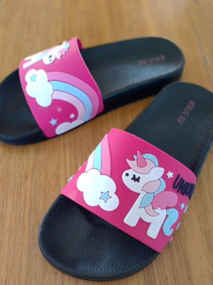Girls' slippers size 30 like new, B&S, black and pink
