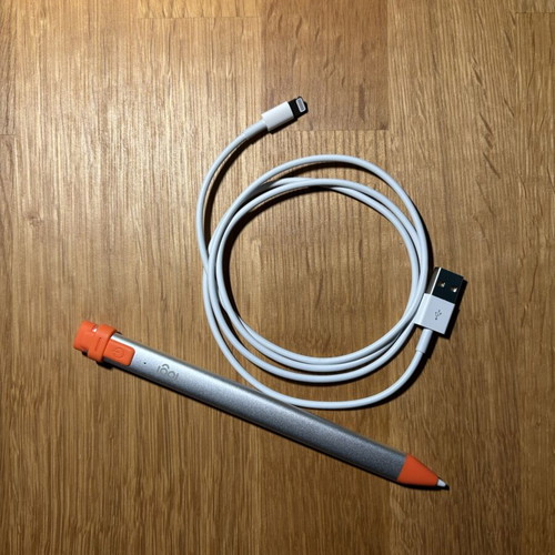 Logitech Crayon for iPad like new with USB to Lightning cable