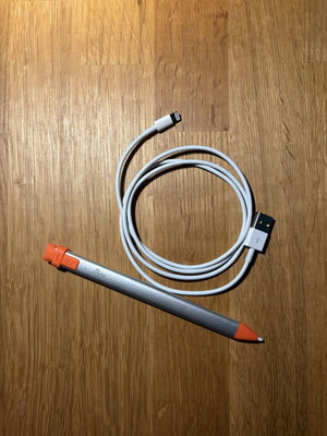 Logitech Crayon for iPad like new with USB to Lightning cable