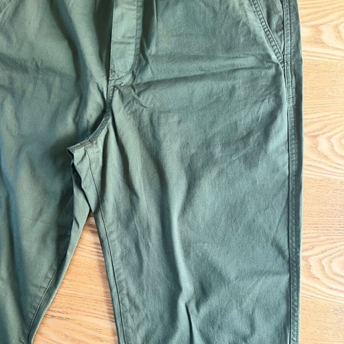 H&M men's khaki chino pants, relaxed fit, size L
