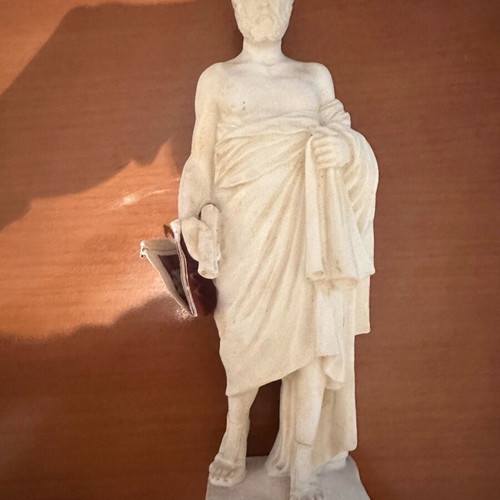 Solon statuette like new