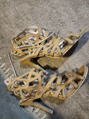 GoGo Shoes summer sandals used, size 40, mustard color