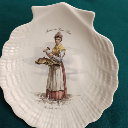 Limoges decorative plate like new, The old trades of Paris
