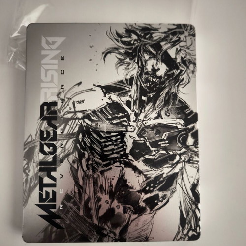Metal Gear Rising Revengeance Steelbook Limited Edition PS3 game like new
