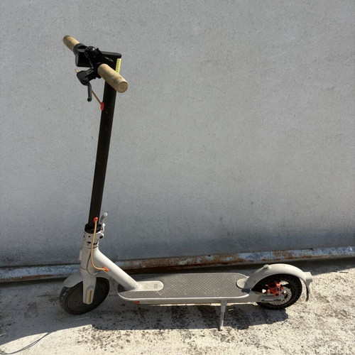 Xiaomi Mi 3 electric scooter