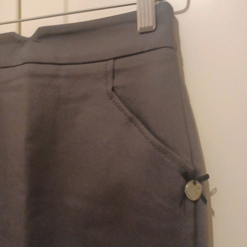 Lynne skirt size XS like new, charcoal, fitted
