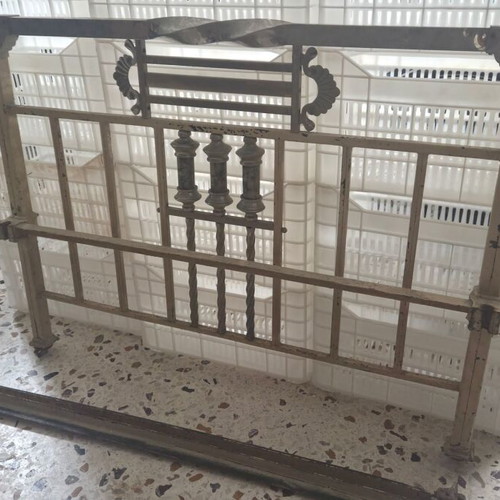 Metal bed antique used 120cm, needs care