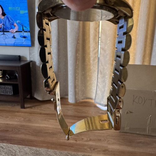 Michael Kors MK8214 wristwatch, gold stainless steel bracelet