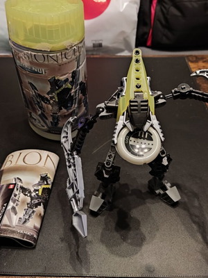 Lego Bionicle 8618 Vahki Rorzakh used with box and accessories