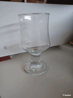 Stemmed glass like new