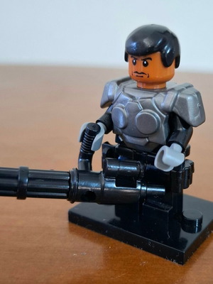 Gears of War Augustus Cole Custom Figure like new