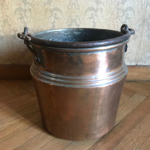 Copper container used with iron handle, vintage retro decoration