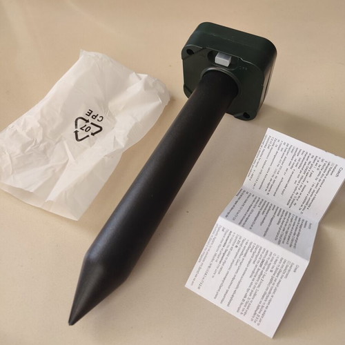 Rodent and insect repeller new with ultrasonic solar charging