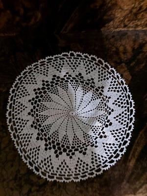 Crochet lace new with interesting design, diameter 33 cm