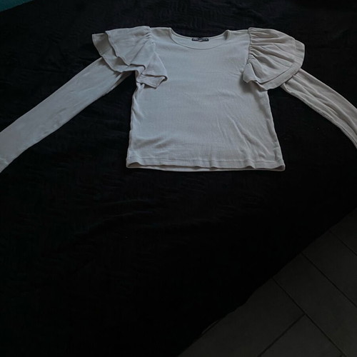 Zara beige blouse size L with nice sleeve new