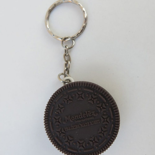 Oreo Cookie keychain like new, white and brown
