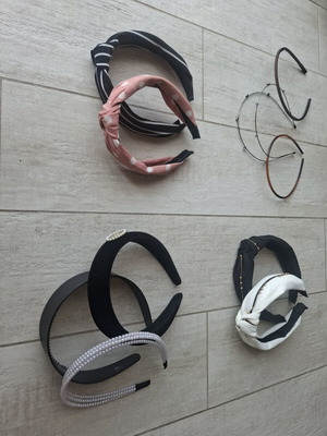 Set of 10 women's hairbands, assorted designs