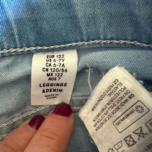 H&M girls' jeans size 6-7 years like new