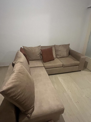 Sofa like new, corner with removable section, comfortable
