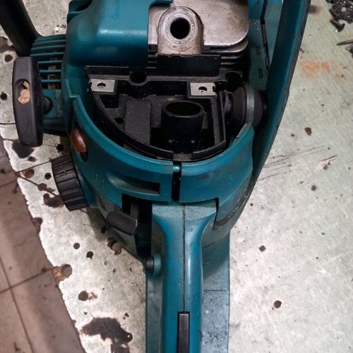 Makita DCS34 used from warehouse cleaning
