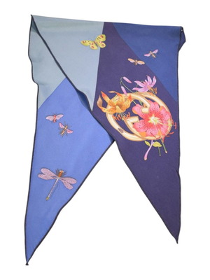 Gucci Flora Interlocking G Silk Twill Scarf diamond shape like new