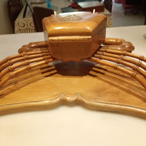 Handmade wooden crab-shaped jewelry box like new