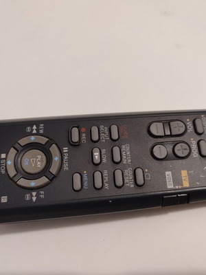 Τηλεχειριστήριο Sony rmt-v220 μεταχειρισμένο, σε καλή κατάσταση