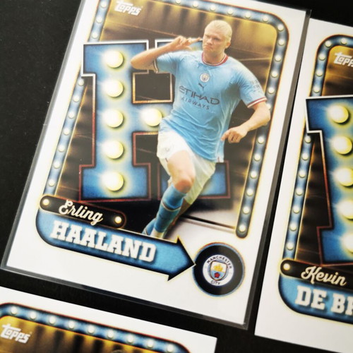 Topps Manchester City 2025/26 Official Collector Tin with 32 Cards
