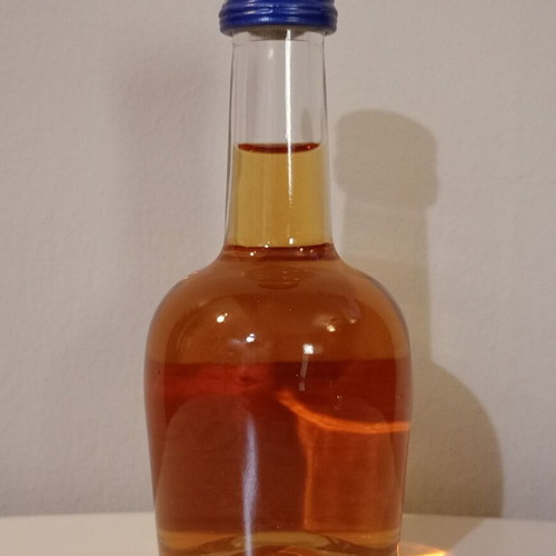 Διαφημιστικό μπουκάλι κονιάκ Courvoisier V.S. μεταχειρισμένο, γυάλινο, μίνι, γεμάτο και σφραγισμένο
